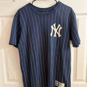 New York Yankees New Era Navy T-Shirt with White Pinstripes